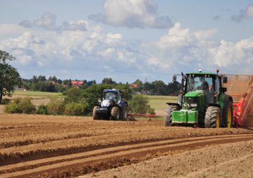 Rolnictwo: ARiMR wypłaca rolnikom zaliczki dopłat obszarowych