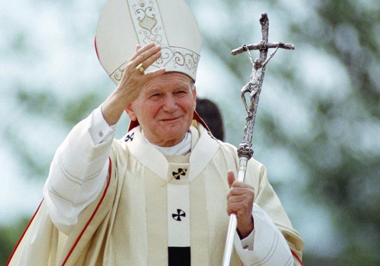 Rzeszów: Pomnik Jana Pawła II stanie w Parku Papieskim