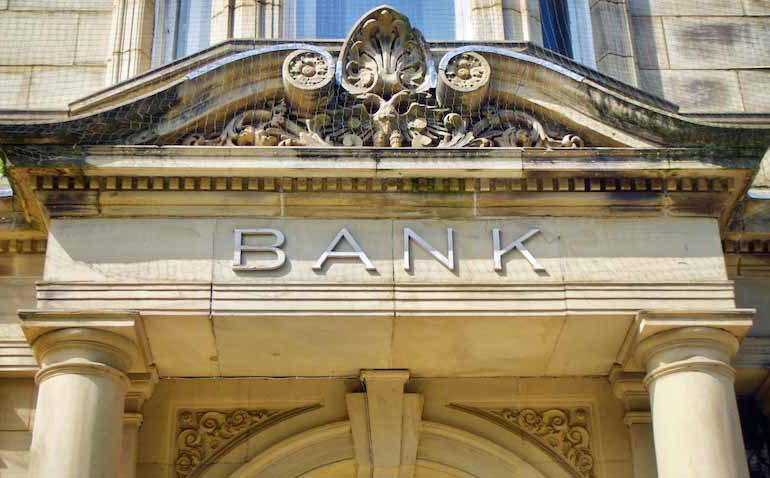 Biznes: Podwyżki opłat w bankach
