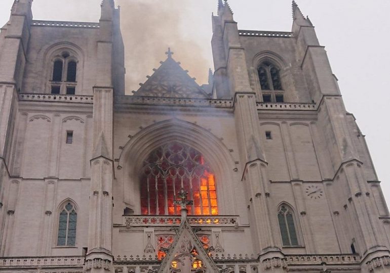 Polska i Świat: Pożar kolejnej zabytkowej katedry we Francji