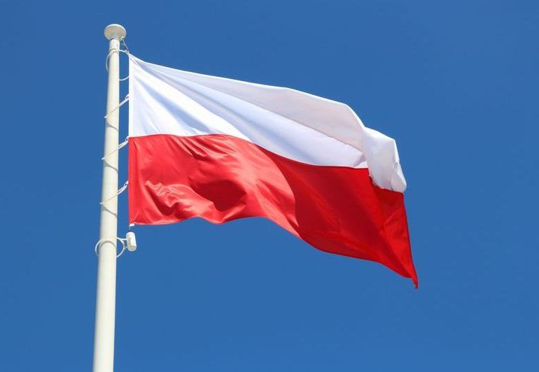 Polska: Maszty z biało-czerwoną w całej Polsce
