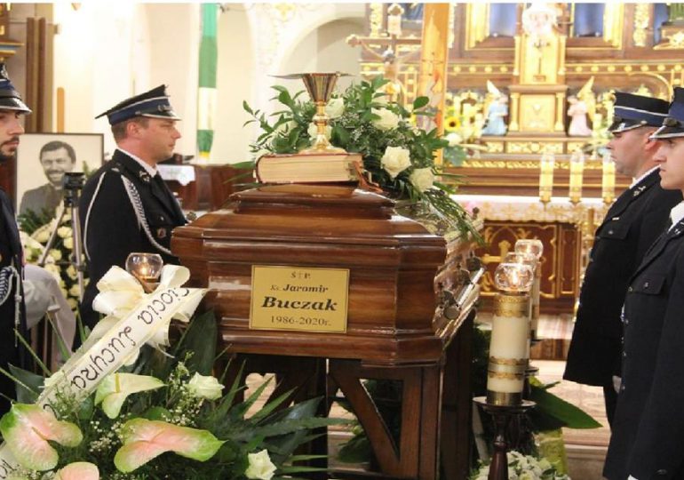 Dębica: Pogrzeb 34 letniego Ks. Jaromira Buczaka z Lubziny