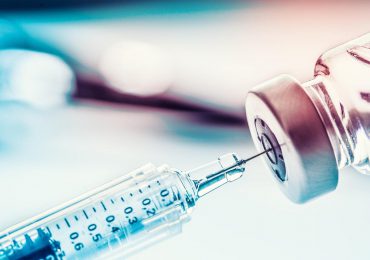 Zdrowie: Szczepionki przeciw grypie powinny być dostępne w każdej aptece bez recepty