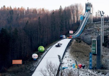 Sport: Trzecie miejsce  Polaków w skokach narciarskich