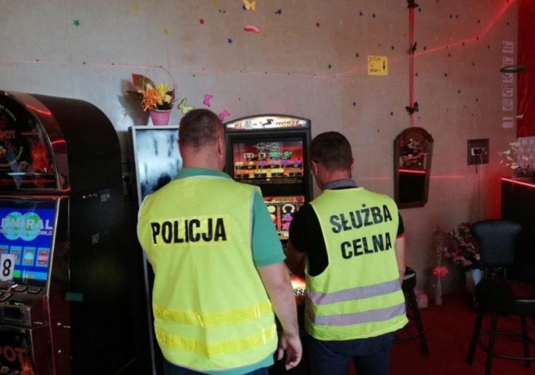 Jarosław: Policjanci znów zajęli automaty do gier
