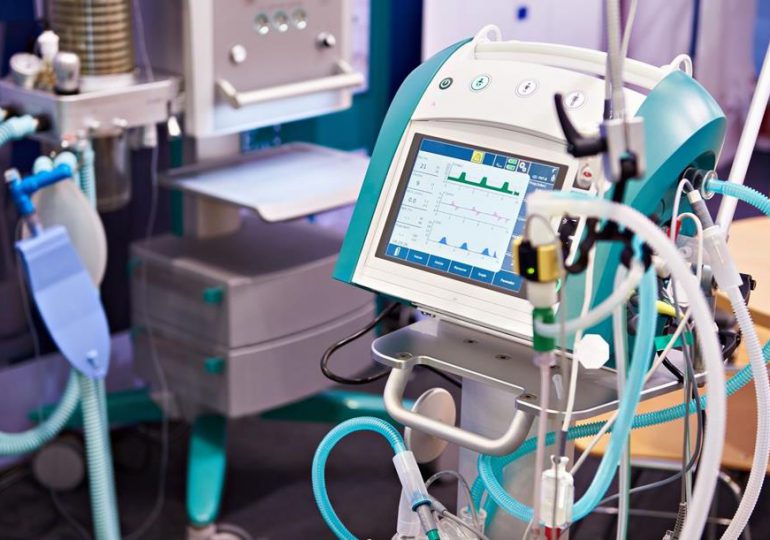 Podkarpacie: Do szpitali trafi 14 respiratorów, kupionych przez Siarkopol
