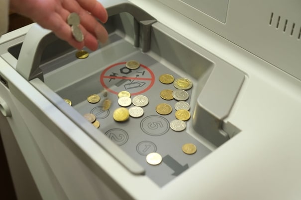 Rzeszów: W oddziale NBP uruchomiono automat do wymiany bilonu