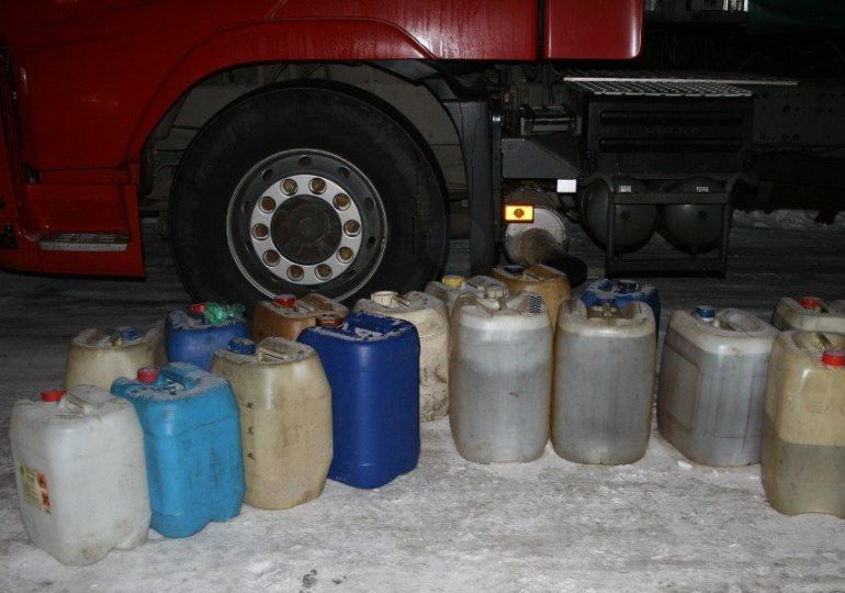 Leżajsk: Ukradli ponad 600 l. paliwa z maszyn. Policja odnalazła ich bez trudu.