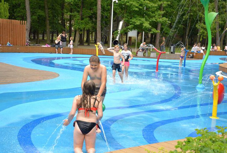 Stalowa Wola: W Dzień Dziecka otwarty został wodny park w parku miejskim
