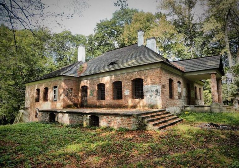 Nisko: Wyremontowany będzie dwór rodu Mniszchów w Bielinach