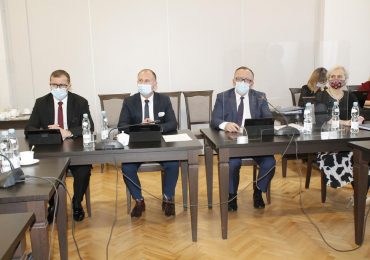 Jarosław: Rada Powiatu Jarosławskiego przyjęła stanowisko w sprawie sytuacji na granicy polsko-białoruskiej