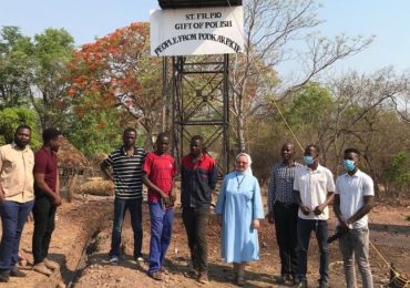 Pomoc potrzebującym: Za makulaturę wybudowano studnie w Afryce