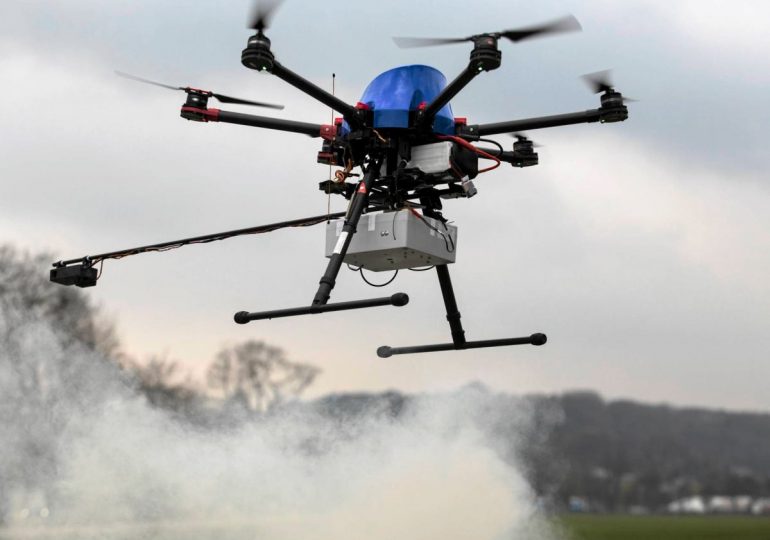 Dębica: Ruszyły kontrole dronem sprawdzają czym palimy w piecach