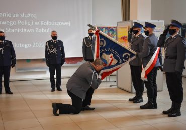 Kolbuszowa: Inspektor Stanisław Babula pożegnał się z policyjnym mundurem po 32 latach służby