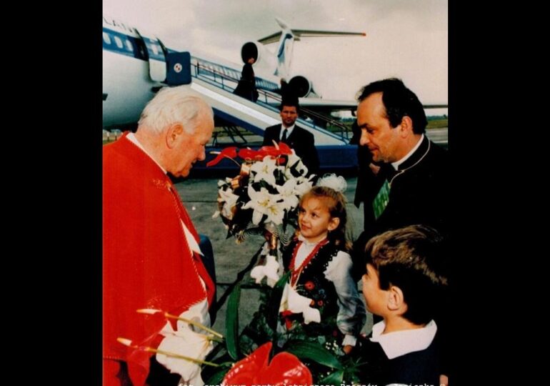Rzeszów: 2 czerwca mija 31 lat, od kiedy Jan Paweł II odwiedził Rzeszów i lądował na lotnisku w Jasionce