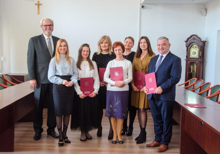 Jasło: Wyróżnieni nauczyciele otrzymali nagrody Burmistrza Miasta Jasła
