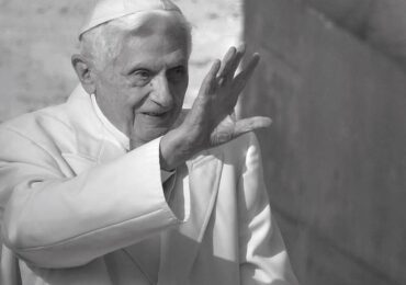 Świat: Benedykt XVI nie żyje. Joseph Ratzinger, emerytowany papież, zmarł w wieku 95 lat
