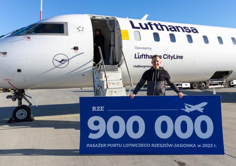 Rzeszów: Od początku 2023 roku już 900 tysięcy pasażerów w Jasionce